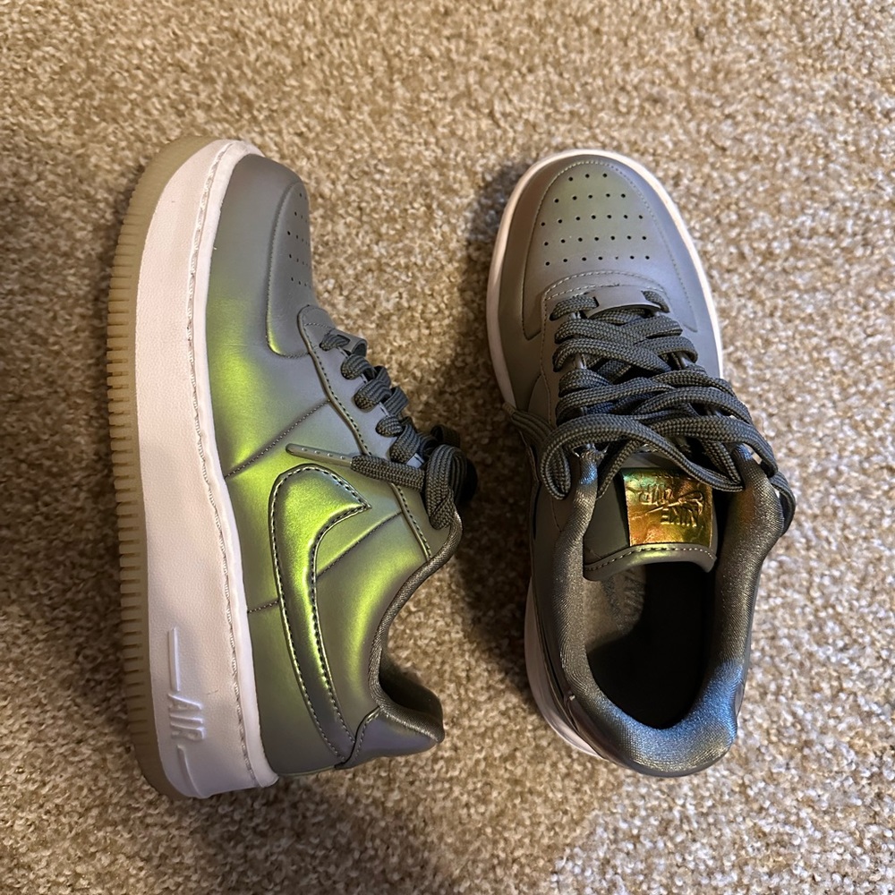 Women’s Nike airforce 1 upstep shine